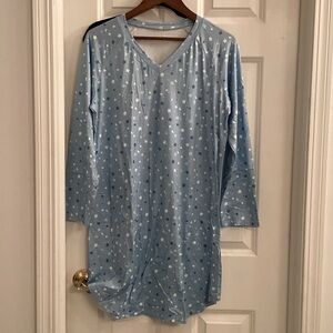 Blue Star Pattern Nightgown & Grey Nightgown